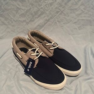Sail Men’s Canvas Shoes Size 10